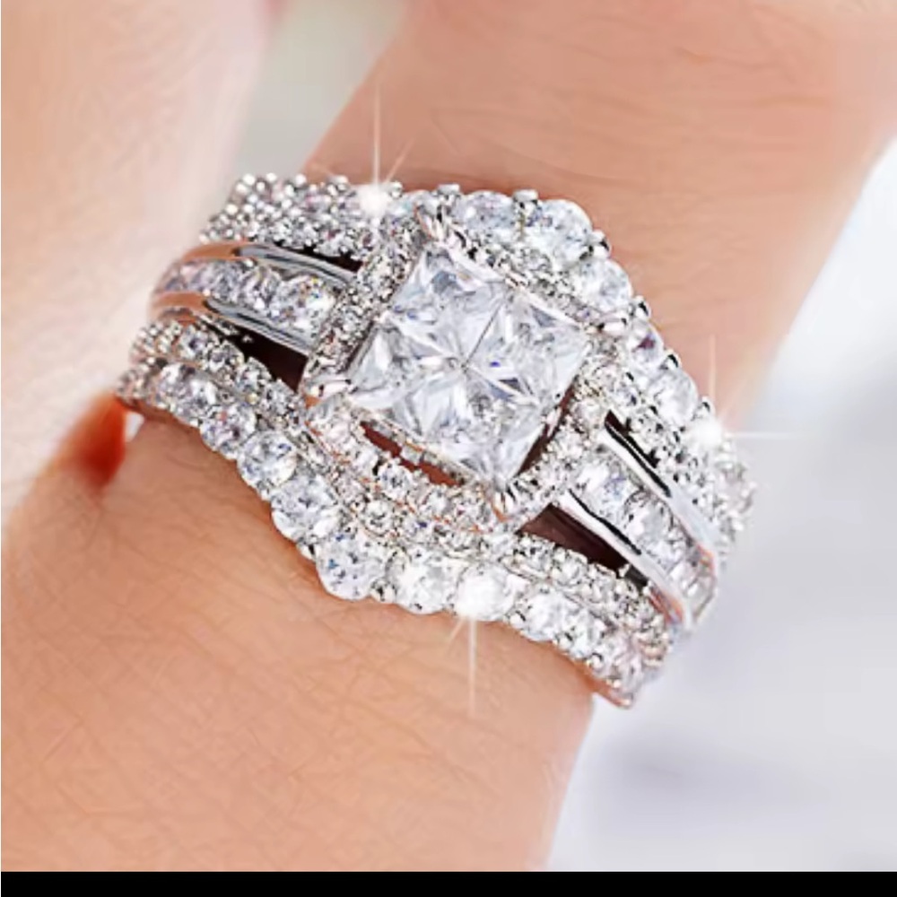Princess Cut  Silver Wedding Ring proposal engagement  Size 7